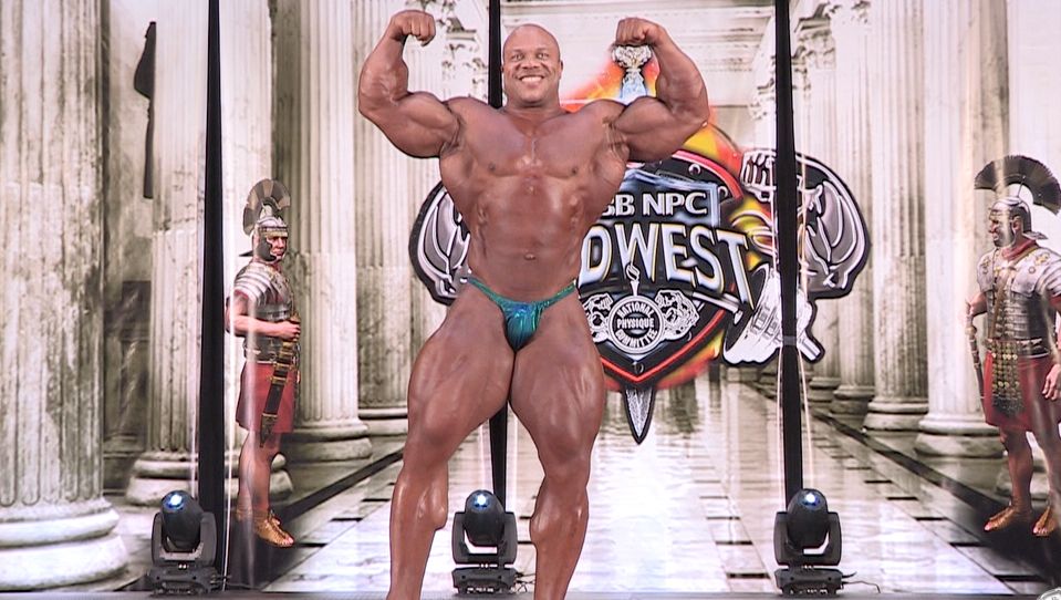 7-Time IFBB Mr.Olympia Phil Heath Backstage Pumping Up & Posing Before  Taking The Stage - NPC News Online